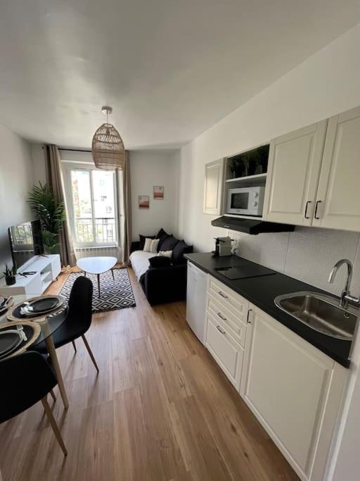 La Maison Cosy Paris Centre - Metro - Wifi لو كرملين-بيستر المظهر الخارجي الصورة
